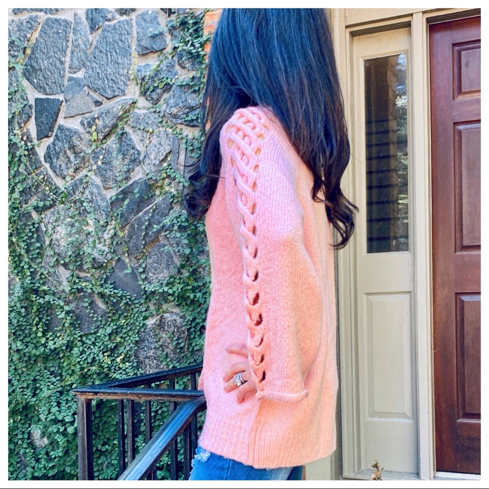 ✨LAST ONE ✨Beautiful soft side braid cut  sweater - Picture 7 of 7